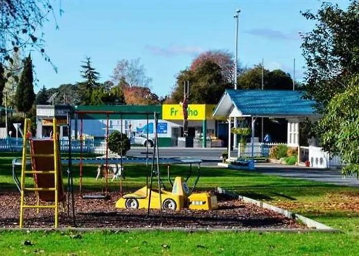 Fairy Springs Motel 4*